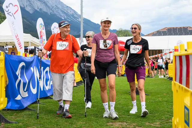 Neben den Läuferinnen und Läufern waren auch zahlreiche Walkerinnen und Walker am Start. | Foto: Christian & Daniela Moser | Foto Moser