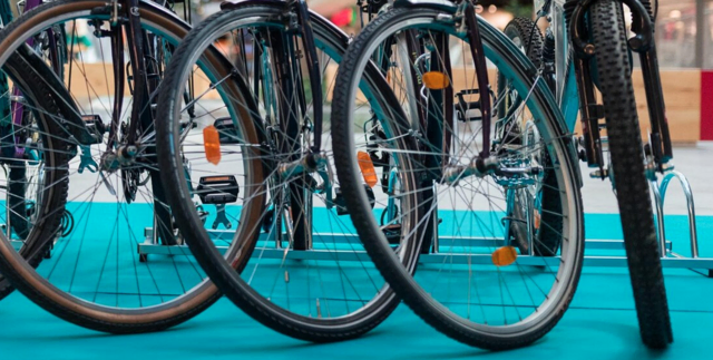 Vier stark alkoholisierte Radfahrer wurden im Donaupark von der Polizei angehalten, nachdem sie durch unsichere Fahrweise aufgefallen waren.  (Symbolfoto) | Foto: Robert Fritz