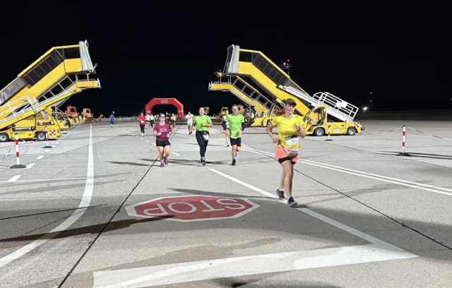 Wegen des 3. Airport Night Runs wird die Haltestelle Flughafen nicht bedient. (Archivfoto 2025) | Foto: Flughafen Klagenfurt