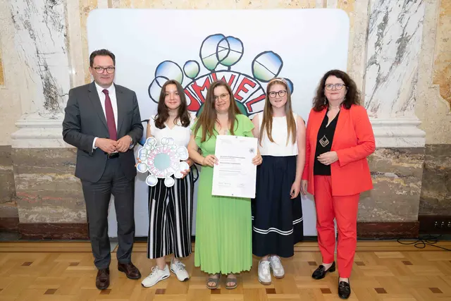 Nachhaltigkeit gehört im Sonnenhaus zum Schulalltag. Für den bewussten Umgang mit Ressourcen und Umwelt erhielt die Schule nun das Österreichische Umweltzeichen. | Foto: BMLUK Hemerka