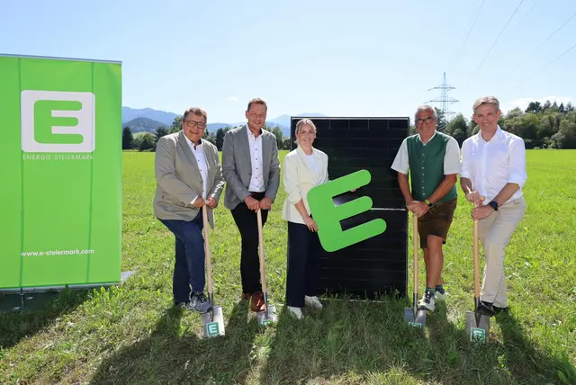 Spatenstich in St. Margarethen bei Knittelfeld: Martin Graf (v.l.), Wolfgang Pucher, Projektleiterin Nora Licker, Bgm. Erwin Hinterdorfer und Werner Ressi.
