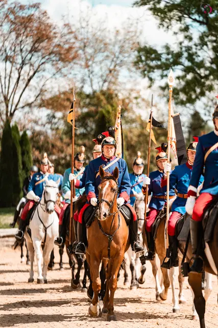 Unter dem Motto "Tradition trifft Uniform" machte das Pferdezentrum Stadl-Paura eine beeindruckende Zeitreise zurück ins 19. Jahrhundert. | Foto: Carina Grosch
