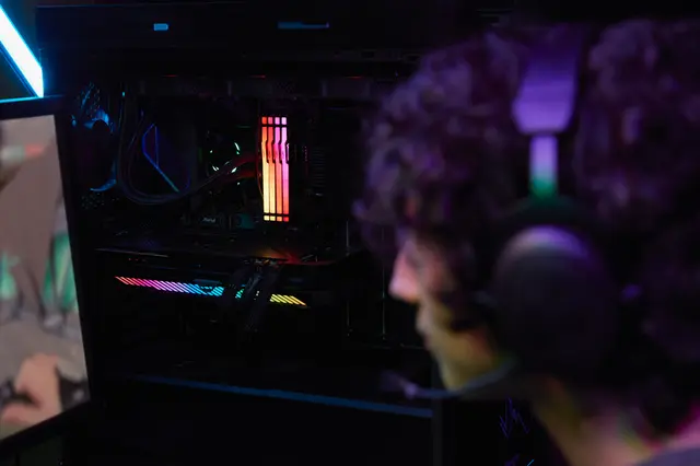 Beim Kauf eines RAM-Kits sollte man sich nicht auf die Zahlen auf der Verpackung verlassen. Wer Performance will, muss einige Dinge beachten. | Foto: Kingston
