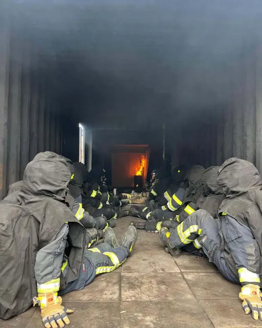 Wärmegewöhnung im Brandcontainer | Foto: FF Vitis
