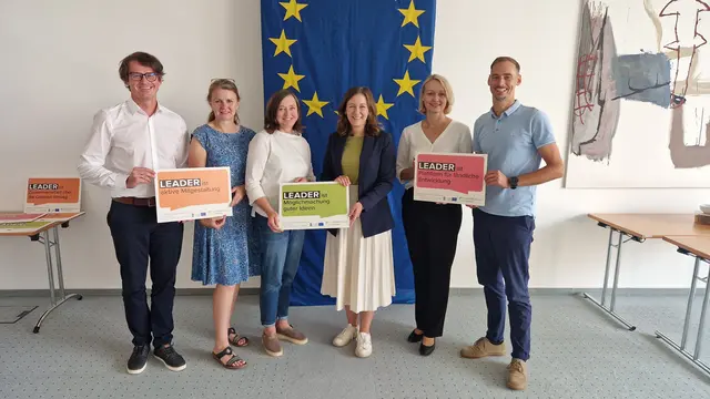 Von links: Josef Nussdorfer, Isolde Fürst, Sigrid Gillmayr, Claudia Bauer, Christina Gnadlinger und Florian Reitsammer. | Foto: Region Urfahr West