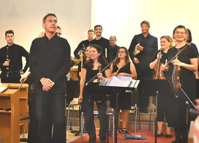 Unter der Leitung von Markus Hufnagl: Chor, Orchester und Orgel wurden zu einem eindrucksvollen musikalischen Ganzen verbunden. | Foto: Herbert Schleich