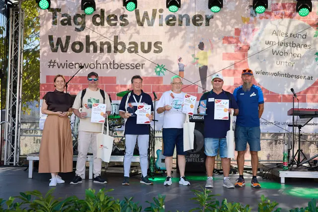 Kurz nach 15 Uhr stand schließlich der Sieger fest: Die Titelverteidiger „Ping-Pong-Flöhe“ aus Favoriten setzten sich klar mit 6:3 gegen die Gruppe „Orange“ durch. | Foto: L. Schedl