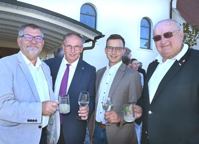 Prost- Mahlzeit, die Bürgermeister | Foto: Herbert Schleich