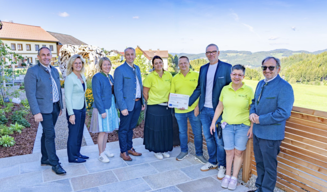 Zahlreiche Vertreter der Leader-Region Mühlviertler Alm sowie die Projektverantwortlichen zelebrierten die Eröffnung des Kultur-Schaugartens. | Foto: Walch Andreas Photography