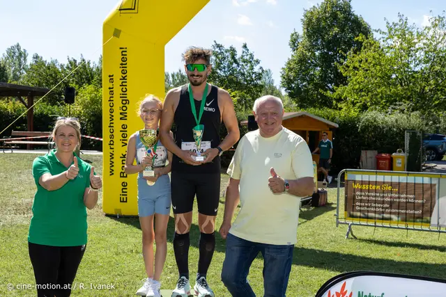 Memo Strassner gewann 10km Lauf und Pokal des Sportministeriums als schnellster Läufer mit 37:58,3 über 10km - Tochter Denise. | Foto: cine-motion.at / R. Ivanek