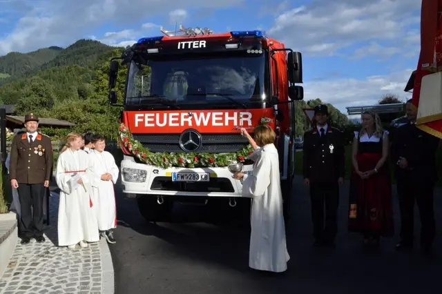 Segnung des neuen Feuerwehrfahrzeugs in Itter. | Foto: Brigitte Eberharter