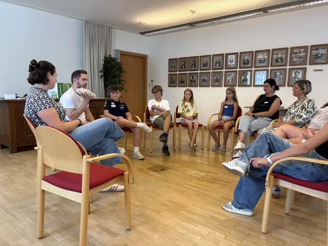 Gleichberechtigt engagiert bei der Erarbeitung der Themen im Sesselkreis im Sitzungssaal der Stadtgemeinde Deutschlandsberg. | Foto: MeinBezirk/Susanne Veronik