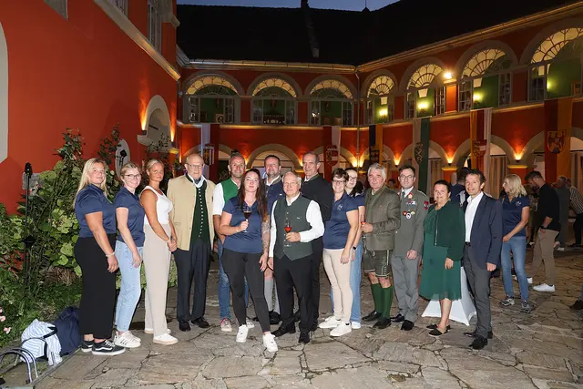 Die Festfeier anlässlich 50 Jahre Heeressportsektion Reiten fand im Kornberger Schlosshof statt.