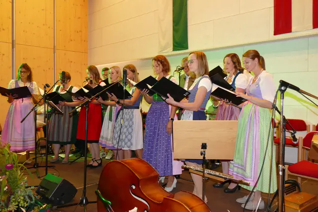 Der jubilierende Chor „Coro Lieto“ aus Mönichwald beim Volksmusik delikat, die III. | Foto: Putz