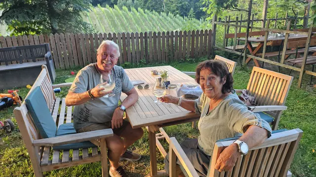 Ulla und Heinz Kugler entdeckten in der Region auf Anhieb die Liebe zu den Buschenschänken. | Foto: Kugler