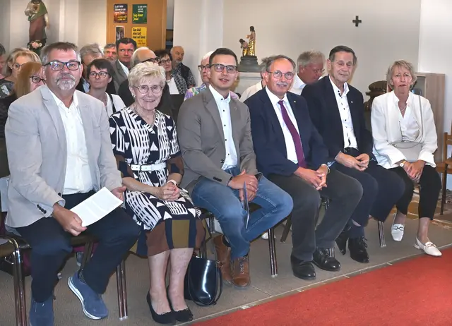 Begeistertes Publikum: Die Besucherinnen und Besucher dankten den Künstlern mit lang anhaltendem Applaus. | Foto: Herbert Schleich
