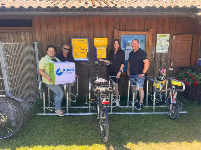 Im Strandbad Laiter in Oberhofen am Irrsee befindet sich eine E-Bike-Ladestation. | Foto: Leader-Region FUMO