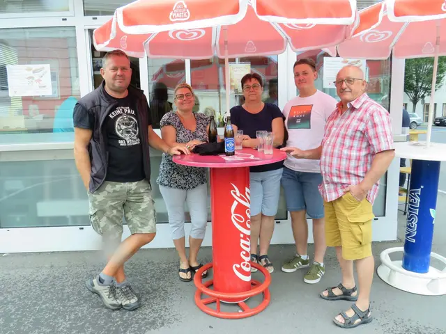 Irmis Imbiss ist ein beliebter Treffpunkt für Pendlerinnen und Pendler, aber auch für Einheimische.