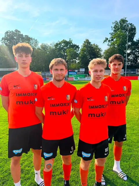 Verstärken Gössendorf: Jakob Mutvar (18, Kalsdorf), die Eigenbauspieler Jonas Pötsch (21) und Fabian Radakovics (20) mit Marco Danci (17, Thal, v.l.).  | Foto: SV