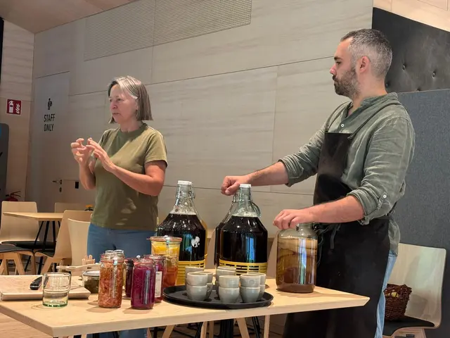 Karin Buchart und Küchenchef Thomas Hollaus zeigten im Kohr-Cafe im Fort Kniepass wertvolle Tipps zum Fermentieren. | Foto: Tauriska 