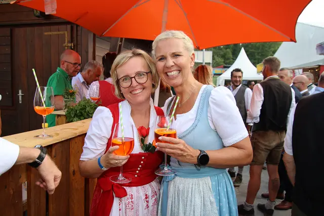 Karin Huber mit Landtagsabgeordneter Nicole Leitner.