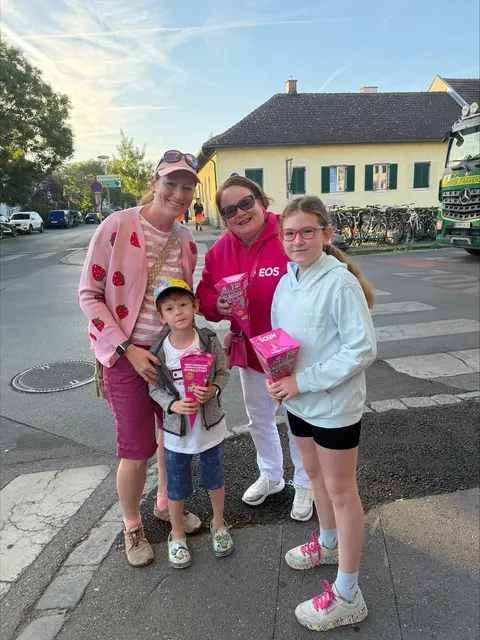 Pinke Schultüten für die Kleinen. | Foto: NEOS