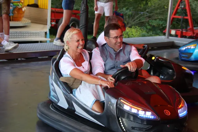 Manövrierten sich durch das Autodrom-Geschehen: Nicole Leitner und Andreas Hasenöhrl.
