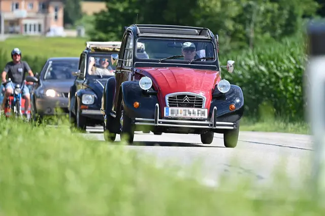 Die ÖTK Sektion Rosalia lädt am Samstag, dem 12. September, zum Traktor und Oldtimertreffen in Forchtenstein ein. Treffpunkt ist um 9.30 Uhr beim Sportplatz.  | Foto: Wolfgang Spitzbart