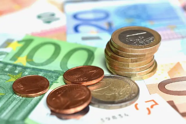 Die Ausgaben seien von Jänner bis Juli um rund 1,49 Millionen Euro unter dem Vergleichszeitraum 2025 gelegen. (Symbolbild)  | Foto: Andreas Hermsdorf/pixelio.de