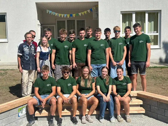 Ein Gruppenfoto der tatkräftigen Baumeister der Inzersdorf-Getzersdorfer Landjugend!  | Foto: LG Inz-Getz