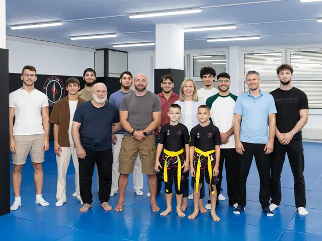 Sportreferentin Vizebürgermeisterin Karin Leitner (SPÖ) verabschiedete das Team der Sportunion Delta zur ADCC-Weltmeisterschaft in Krakau und wünschte viel Erfolg auf internationaler Bühne. | Foto: Stadt Linz