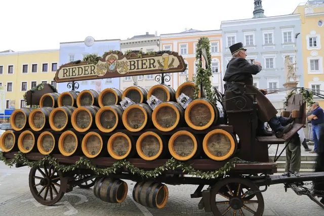 Der Bierwagen der Brauerei Ried wird heute nicht vom Hauptplatz zum Messegelände begleitet. | Foto: Thomas Fischer/zema-medien.de