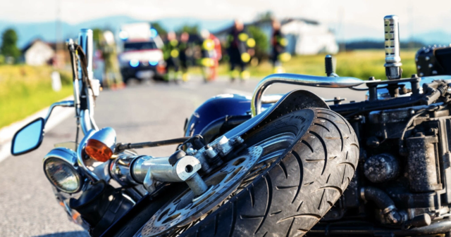 Ein Motorradfahrer ist auf der B17 mit einem Pkw kollidiert und dabei zu Sturz gekommen.
 | Foto: fotokerschi.at (Symbolbild)