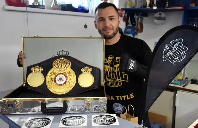 Seinen ersten Gürtel gewann er für den WBA-Boxsportverband. | Foto: Schwaighofer