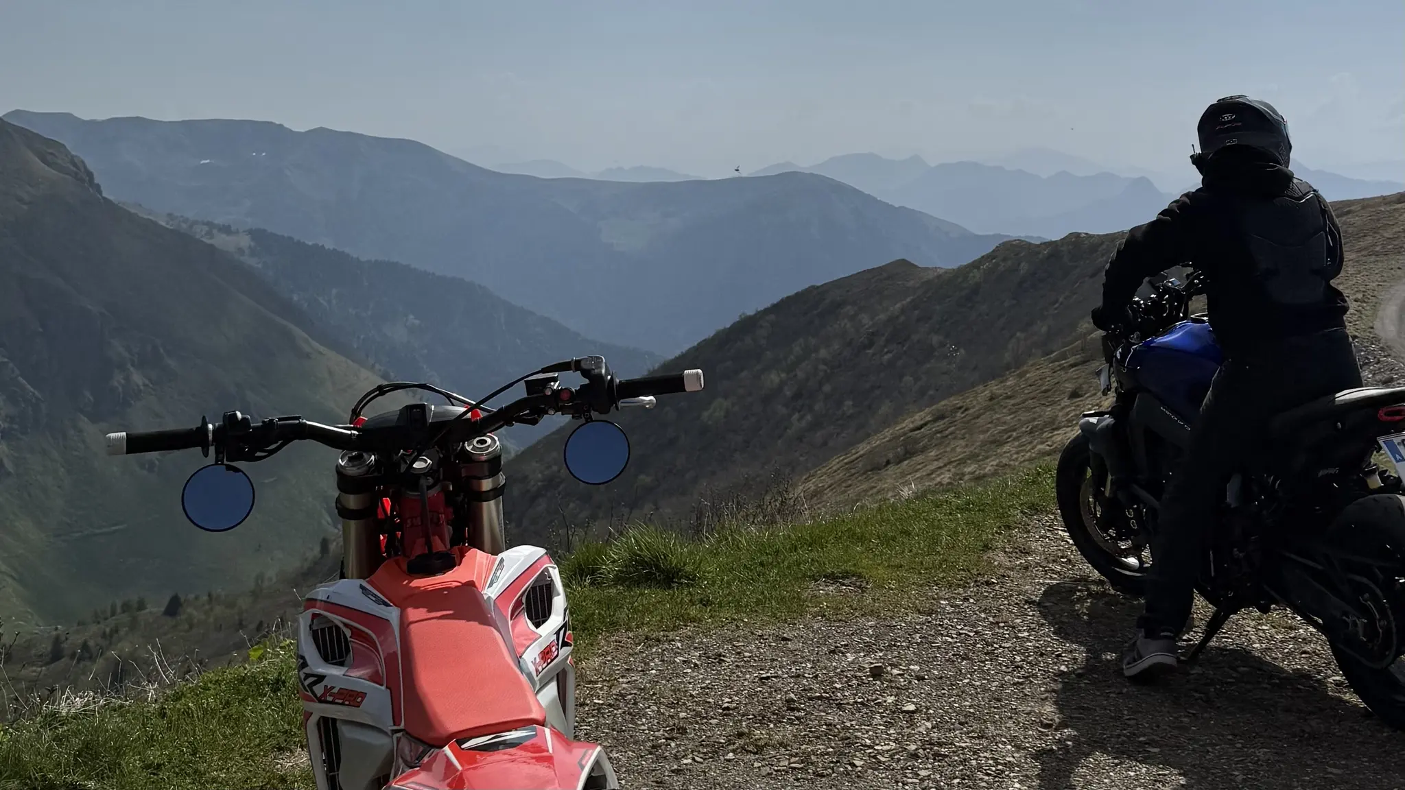 Motorradurlaub am Gardasee: Berge, Kurven und atemberaubende Ausblicke