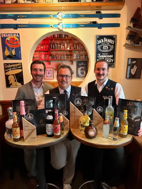 Staatsmeisterschaft der Barkeeper 2026: Die Erstplatzierten v. li.: Stefan Egger (2. Platz), Sascha Riepl (1.), Adrian Troja (3.). | Foto: Austrian Bartenders Guild