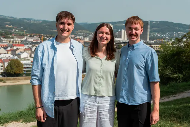 Von links: Landesgeschäftsführer Maximilian Berrer, Lorina Schneeberger, Landesobmann Philipp Köck. | Foto: Philipp Liu