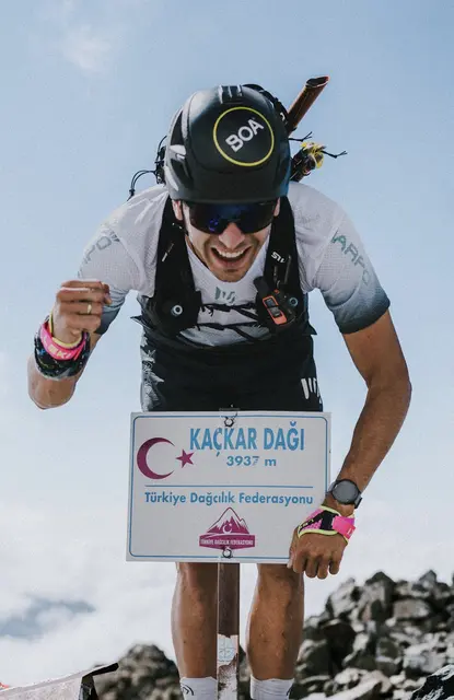 Der Profi-Ultratrailläufer aus Telfes hat schon viele Bestmarken gesetzt – über die jüngste in der Türkei freu er sich besonders. | Foto: Moritz Klee/Nodum Sports