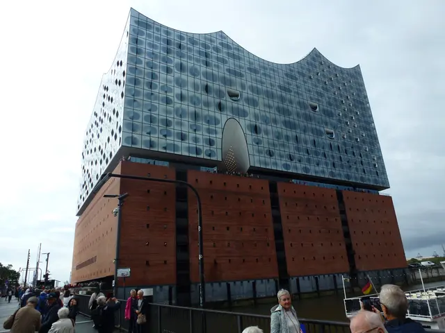 ...Elbphilharmonie...