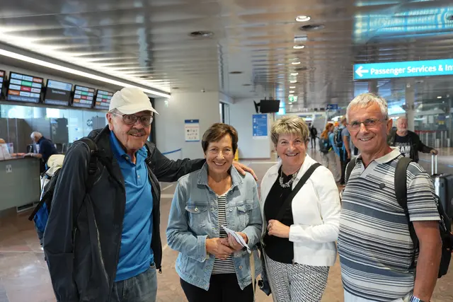 Gut gelaunt starteten die Teilnehmerinnen und Teilnehmer der zweiten MeinBezirk-Leserreise 2026 vom Flughafen Innsbruck in Richtung Kos. | Foto: MeinBezirk/Thomas Geineder