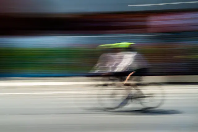 Radfahrerflucht: Auf dem Begleitweg der S4 bei Breitenwaida kam es zur Kollision zwischen einer Fußgängerin und einem bislang unbekannten Radfahrer. | Foto: Pexels (Symbolbild)