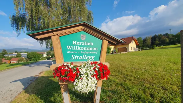Die Gemeinde Strallegg erhielt auch heuer wieder fünf Floras für ihren Blumenschmuck.  | Foto: Gemeinde Strallegg