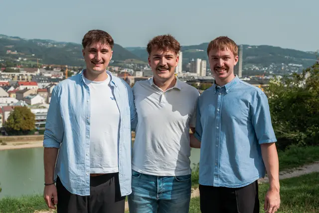 Landesgeschäftsführer Maximilian Berrer, mitte Lukas Punz, rechts Landesobmann Philipp Köck. | Foto: Philipp Liu