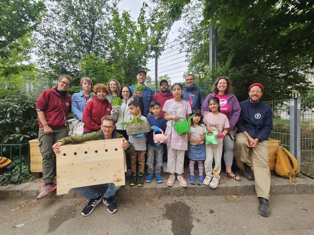Mit dem Verein ÖHTB, Jugend am Werk Sozial und der Wurmkiste.at gibt es drei Kooperationspartner, die die "Kinderfreunde aktiv" bei der Umsetzung und der Betreuung des Projekts Hochbeetzonen unterstützen. | Foto: Nadine Leitner/Wiener Kinderfreunde