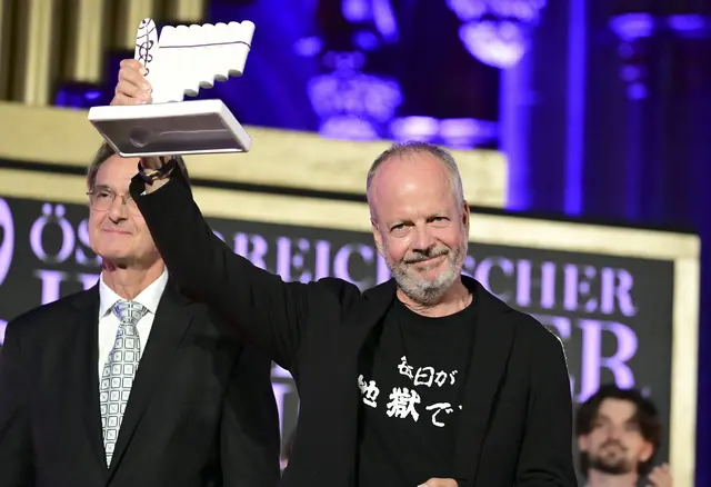 Claus Guth erhielt die Auszeichnung für die beste Regie für seine Arbeit bei den Tiroler Festspielen Erl. | Foto: Christian Jobst