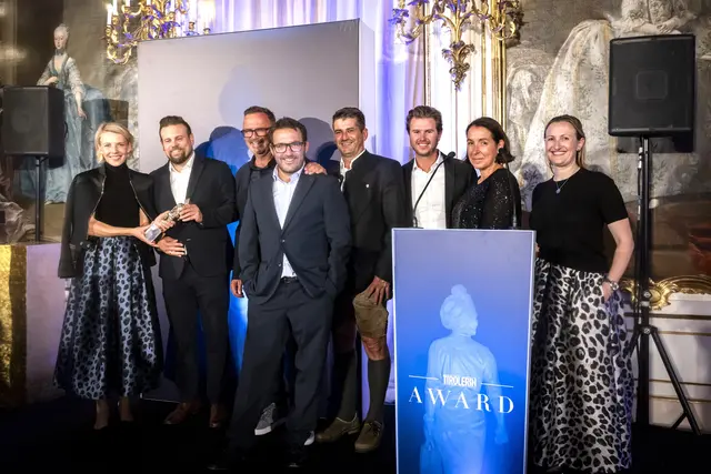 Viktoria Veider-Walser (GF Kitzbühel Tourismus), Alexander Roth (CFO Kitzb. Tourismus), Guido Hinterseer (Golfplatz-Manager Golfplatz Kitzbühel-Schwarzsee-Reith), Markus Hahn (Product &amp; Brand Manager Kitzb. Tourismus), Bernd Brandstätter (Leitung Infrastruktur Kitzb.Tourismus), Andreas Dagn (Vorstand Kitzb. Tourismus), Bettina Wiedmayr (Assistenz der GF) und Anna Lena Obermoser (Leitung Marketing und Presse). | Foto: Tirolerin/Hetfleisch