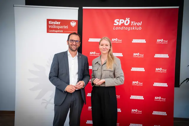 Die Klubobleute der Tiroler Regierungsparteien, Sebastian Kolland (Tiroler VP) und Elisabeth Fleischanderl (SPÖ Tirol) lieferten einen Ausblick auf Vorhaben im finalen Regierungsjahr | Foto: VP/Matt