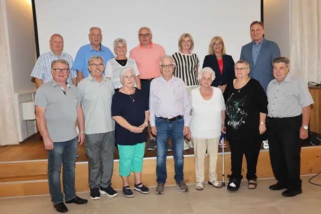 Bezirksobmann Franz Seckel wurde bei der Bezirkskonferenz des PVÖ mit seinem Team einstimmig in seinen Funktionen bestätigt.  | Foto: Franz Seckel