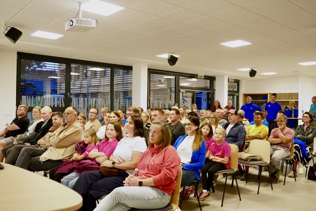 Zahlreiche Besucherinnen und Besucher lauschten den Ausführungen der Projekt-Verantwortlichen. | Foto: WSC/Giselbrecht
