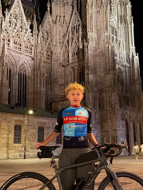 Gemeinsam mit seinem Vater ging's für Caspar Finn Nagel bereits im Juni 2026 in einer 3-Tages-Tour nach Wien. Am Programm standen Tagesetappen zwischen 100 und 150 Kilometer.  | Foto: Nagel